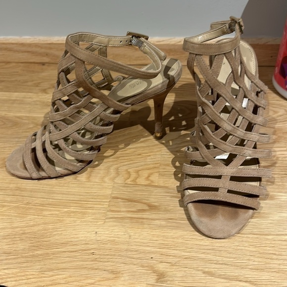 Strappy Michael kors heels size 7 beige - Picture 6 of 6